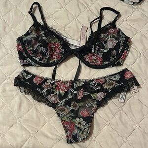 Victoria's Secret Black Floral Lace Bra